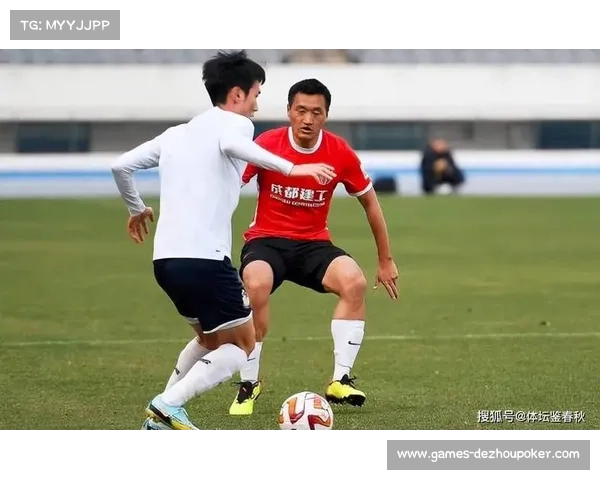 成都蓉城官宣德尔加多租借到期不再续约,唐鑫合同到期离队。